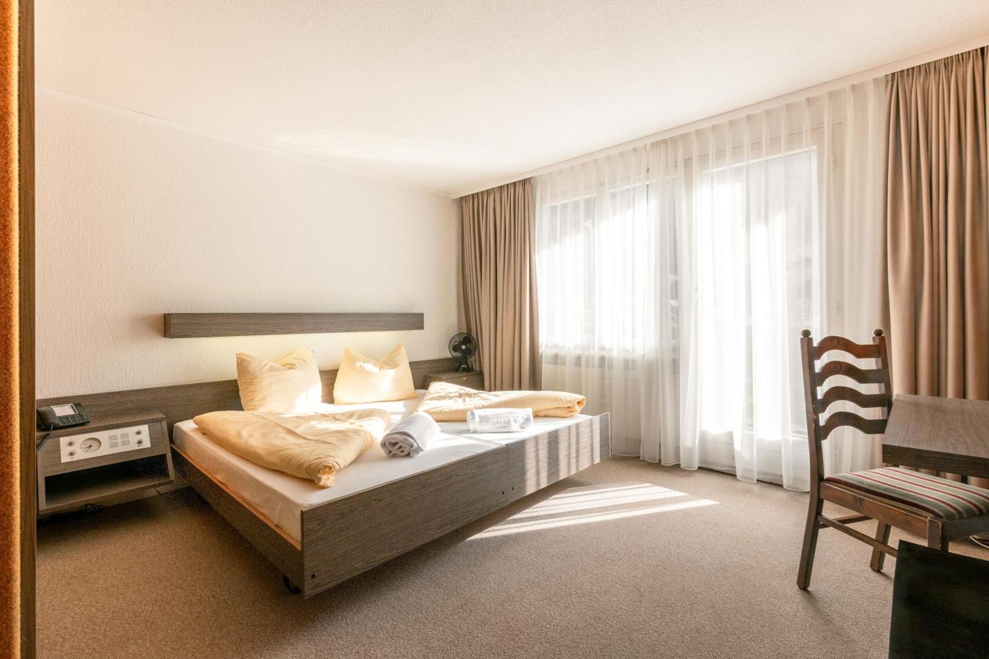 Hotel Kreuz Leissigen Екстериор снимка