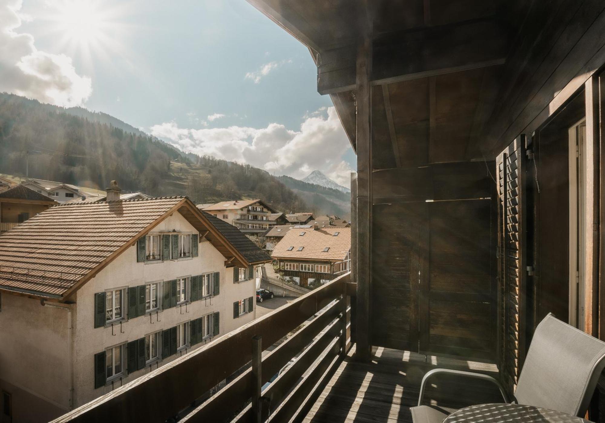 Hotel Kreuz Leissigen Екстериор снимка