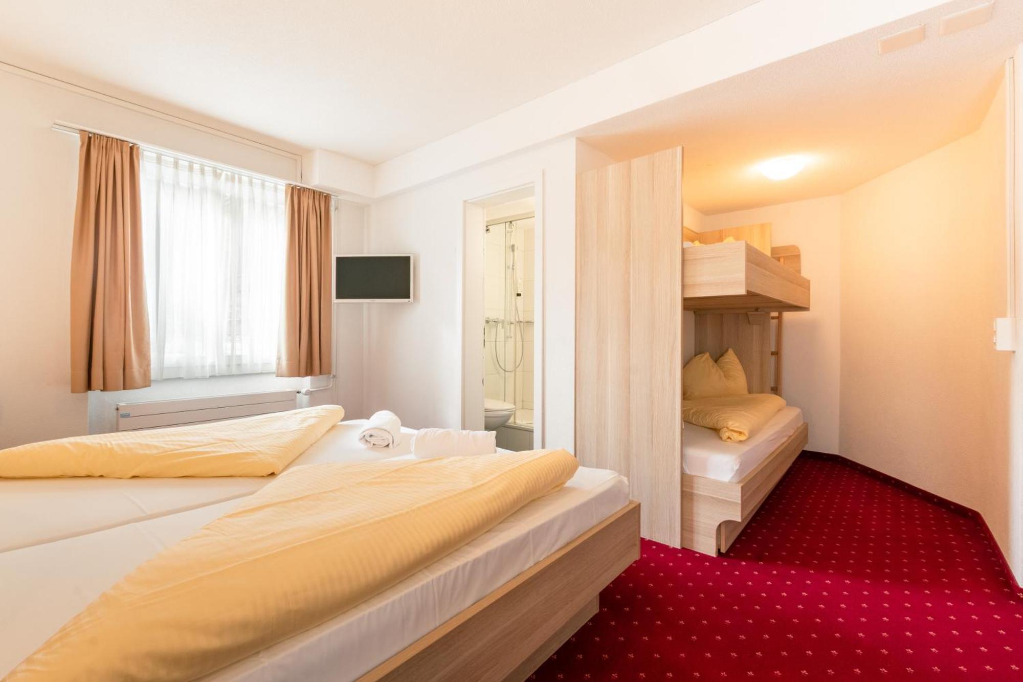 Hotel Kreuz Leissigen Екстериор снимка