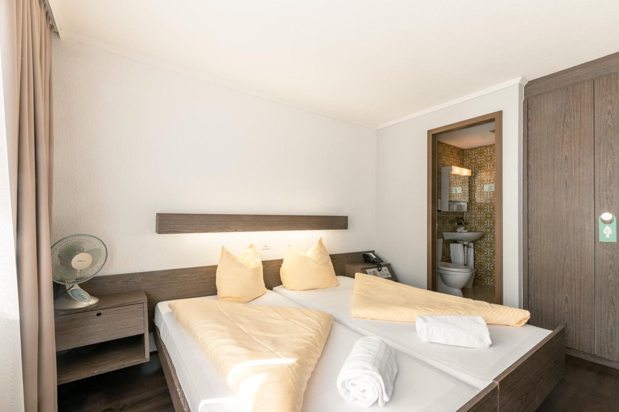 Hotel Kreuz Leissigen Екстериор снимка