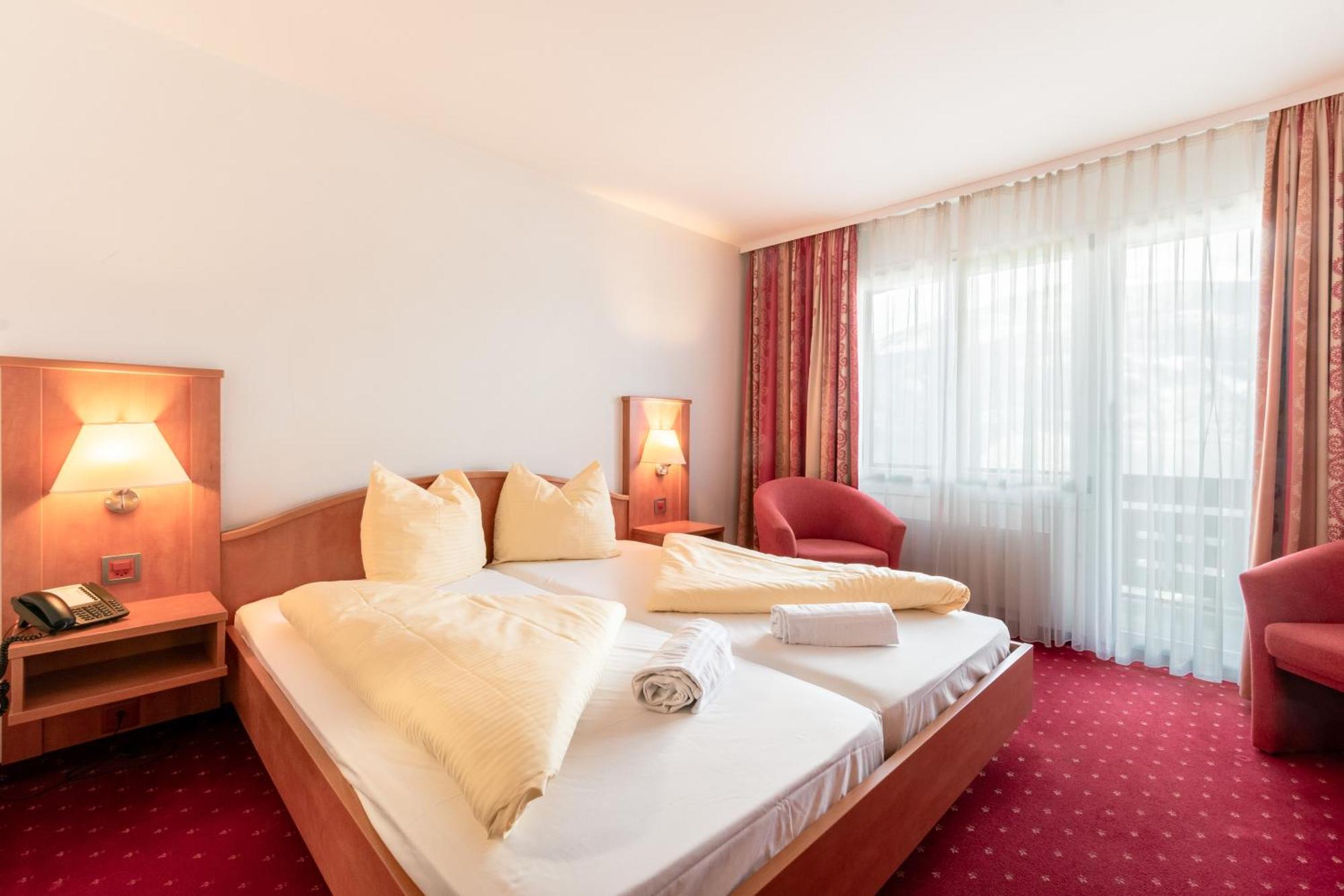 Hotel Kreuz Leissigen Екстериор снимка