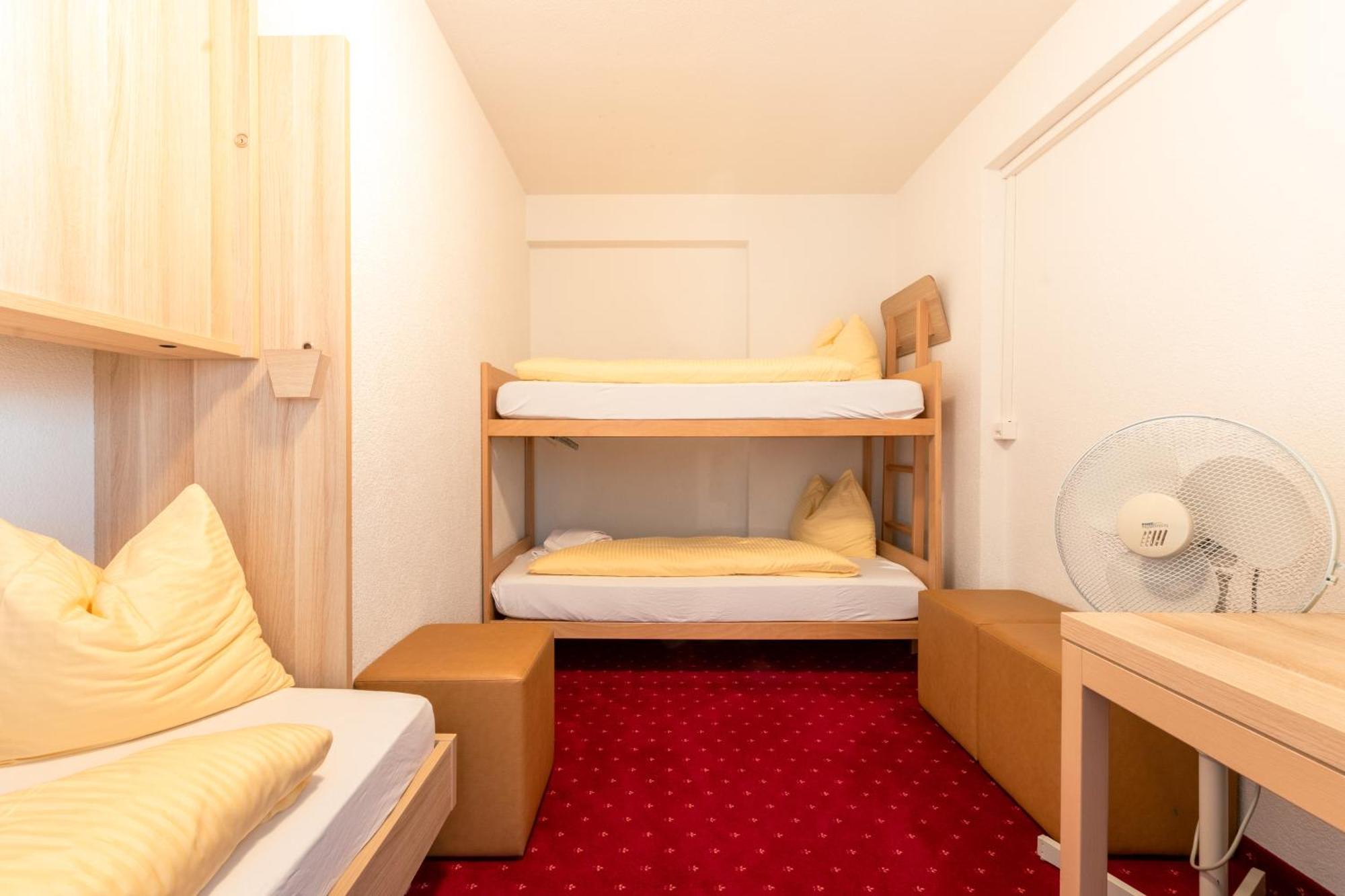 Hotel Kreuz Leissigen Екстериор снимка