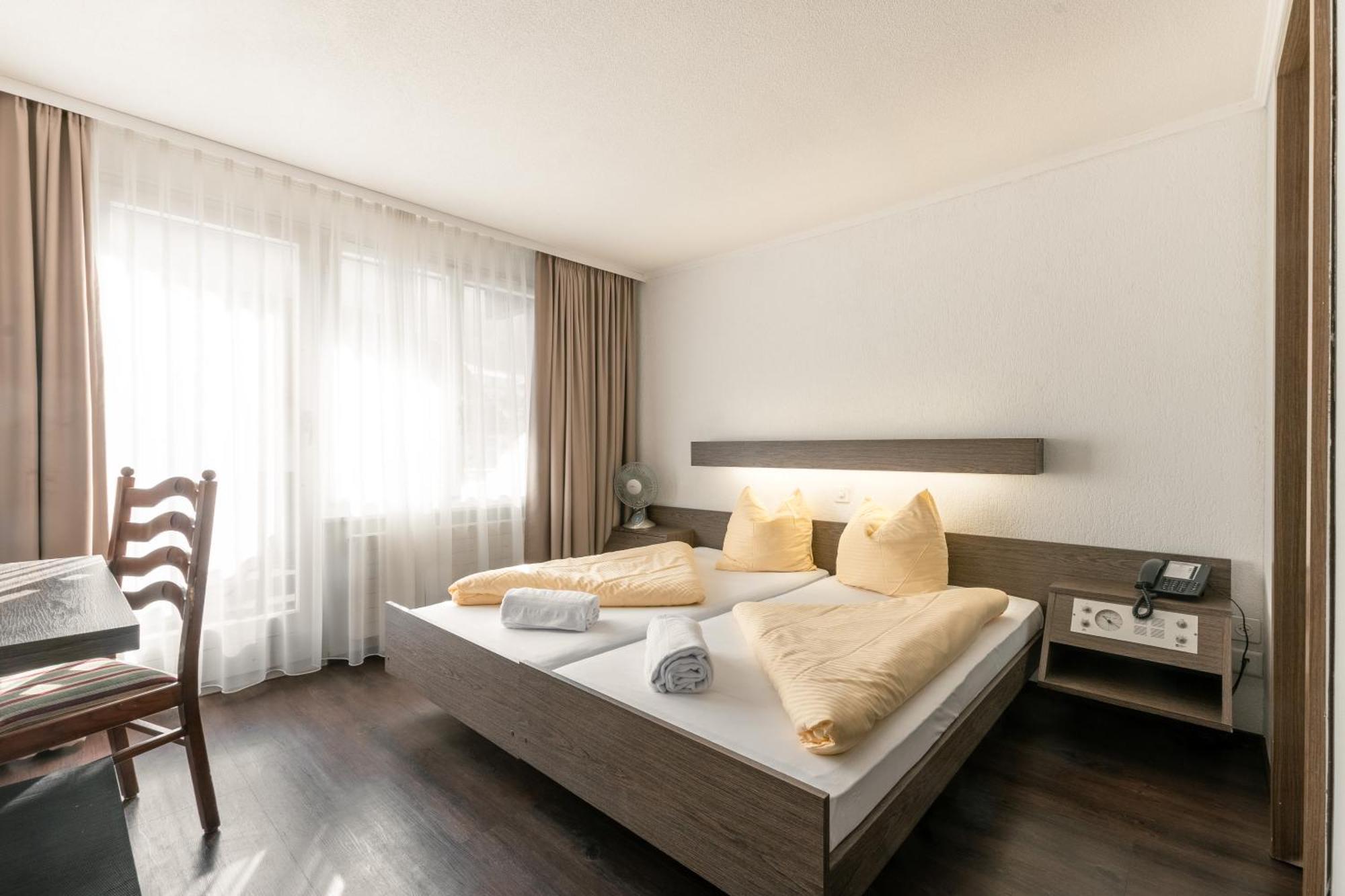 Hotel Kreuz Leissigen Екстериор снимка