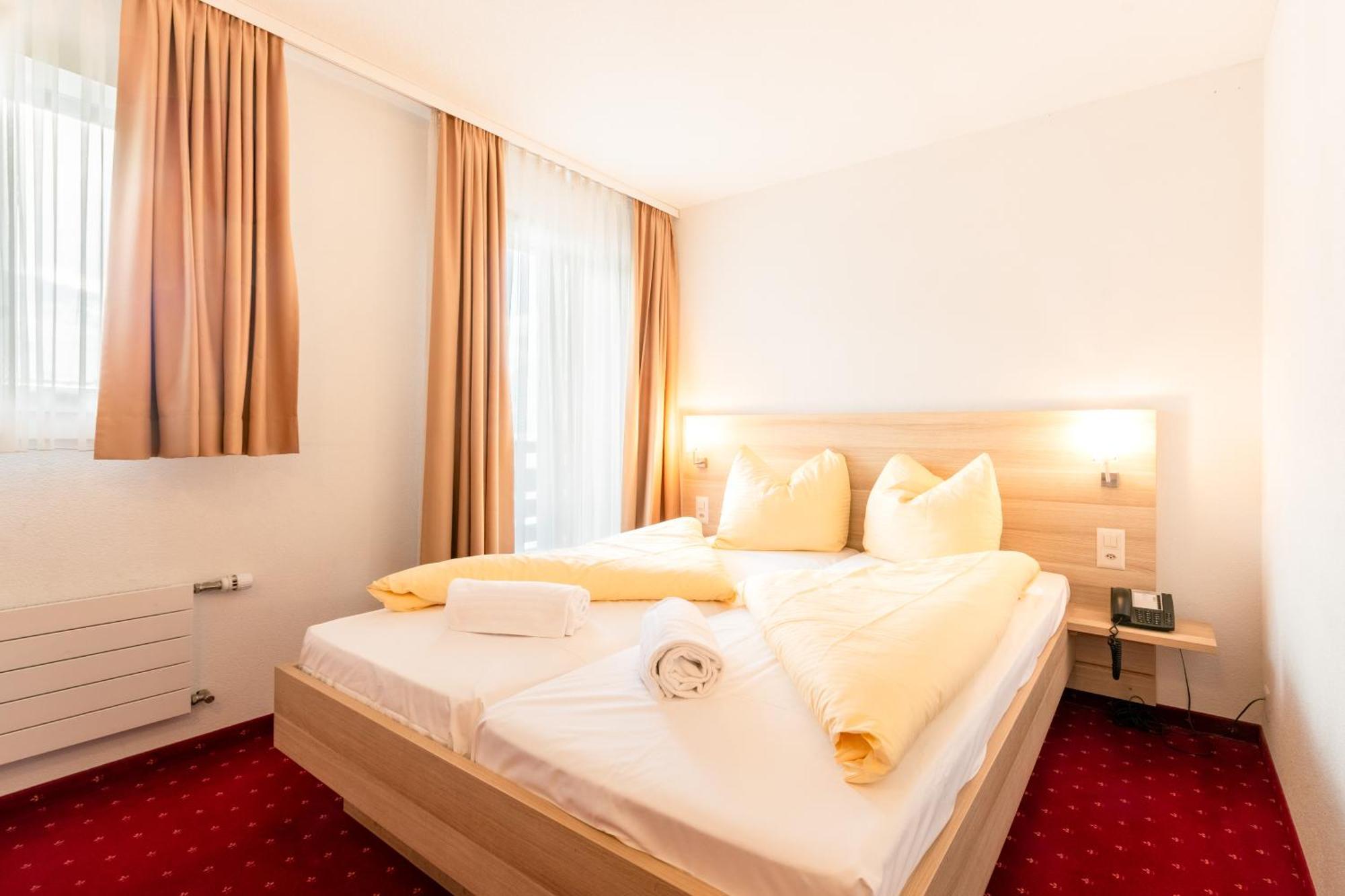 Hotel Kreuz Leissigen Екстериор снимка