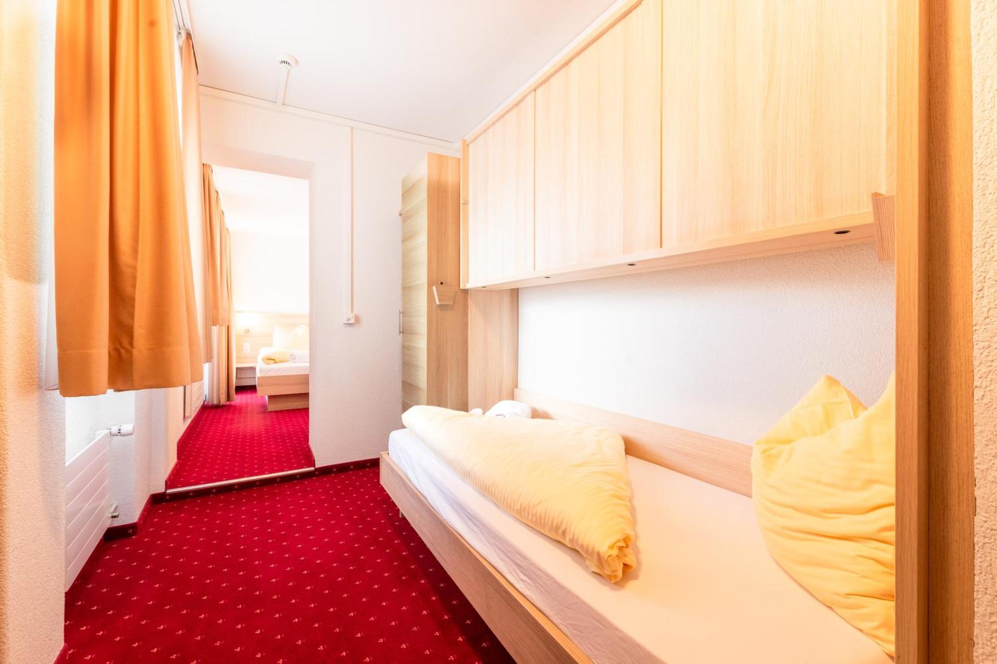Hotel Kreuz Leissigen Екстериор снимка