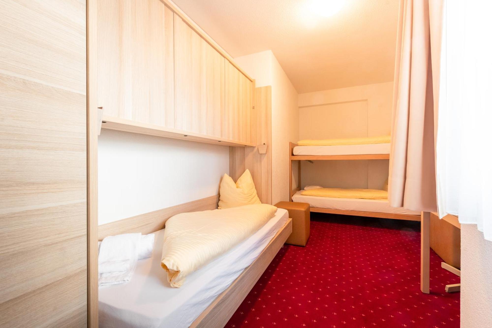 Hotel Kreuz Leissigen Екстериор снимка