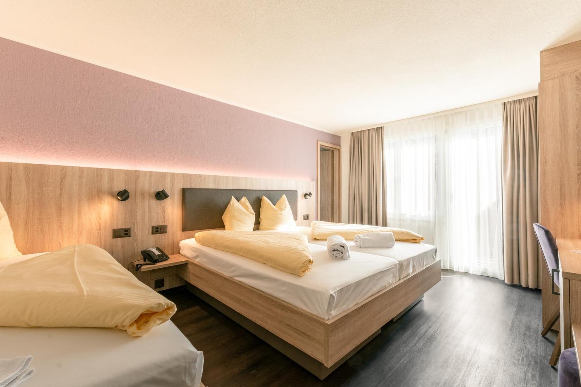 Hotel Kreuz Leissigen Екстериор снимка