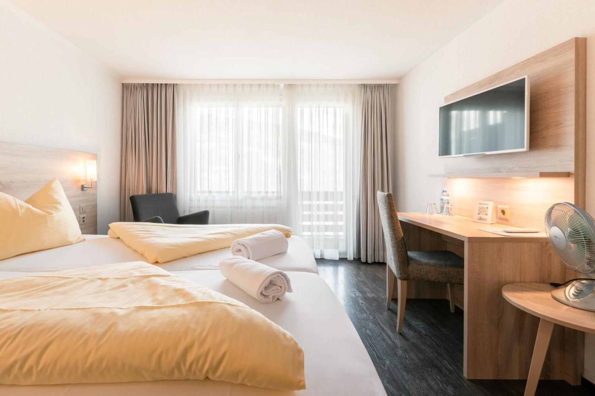 Hotel Kreuz Leissigen Екстериор снимка