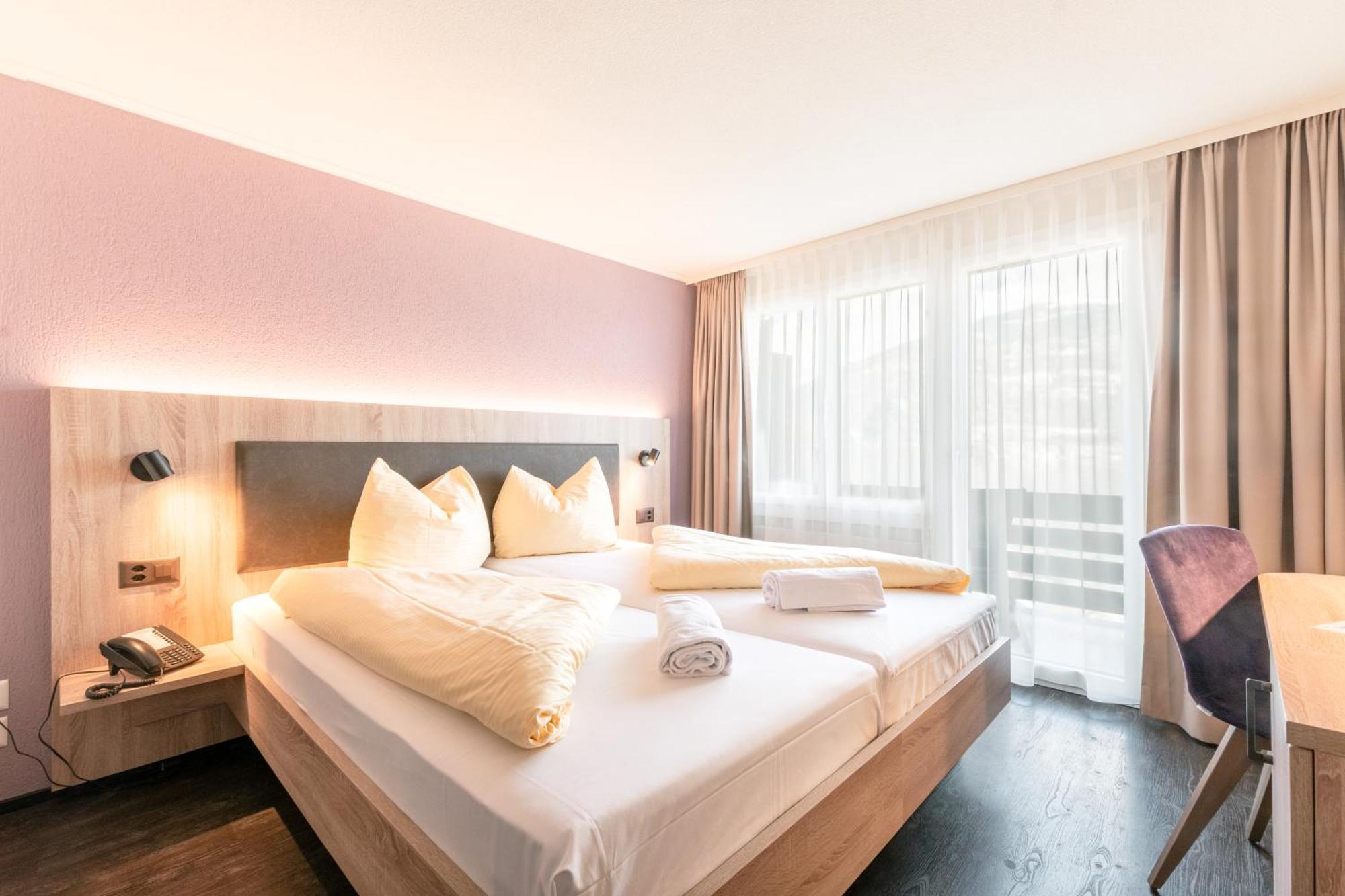 Hotel Kreuz Leissigen Екстериор снимка
